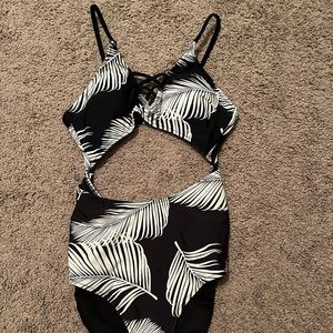CUPSHE bathing suit